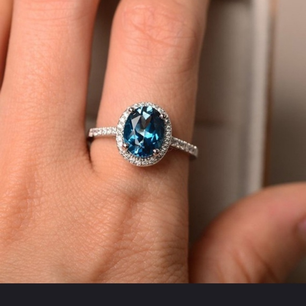 Blue Topaz Sterling Silver Ring - Picture 5 of 8